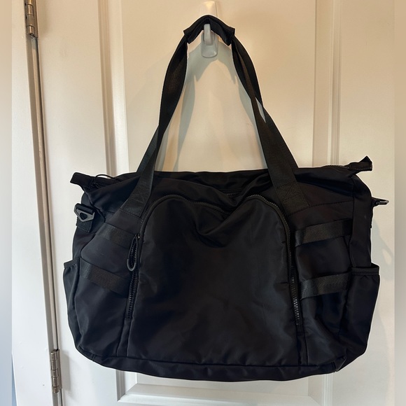 Laundry by Shelli Segal Black Nylon Weekender Tote — Large‎ Travel Bag - Picture 1 of 10